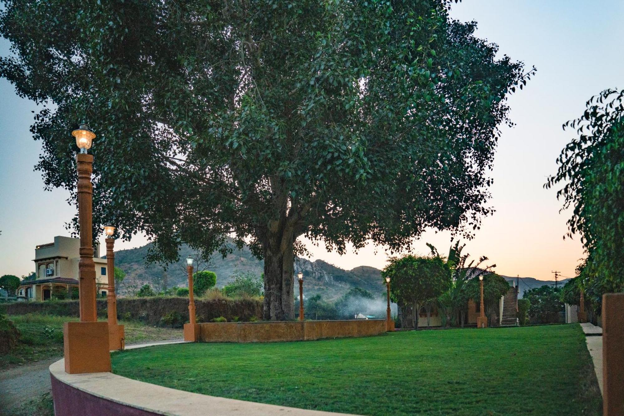 Udai Nature Valley Resort - A Peace Full Farmhouse Resort أُودايبور المظهر الخارجي الصورة