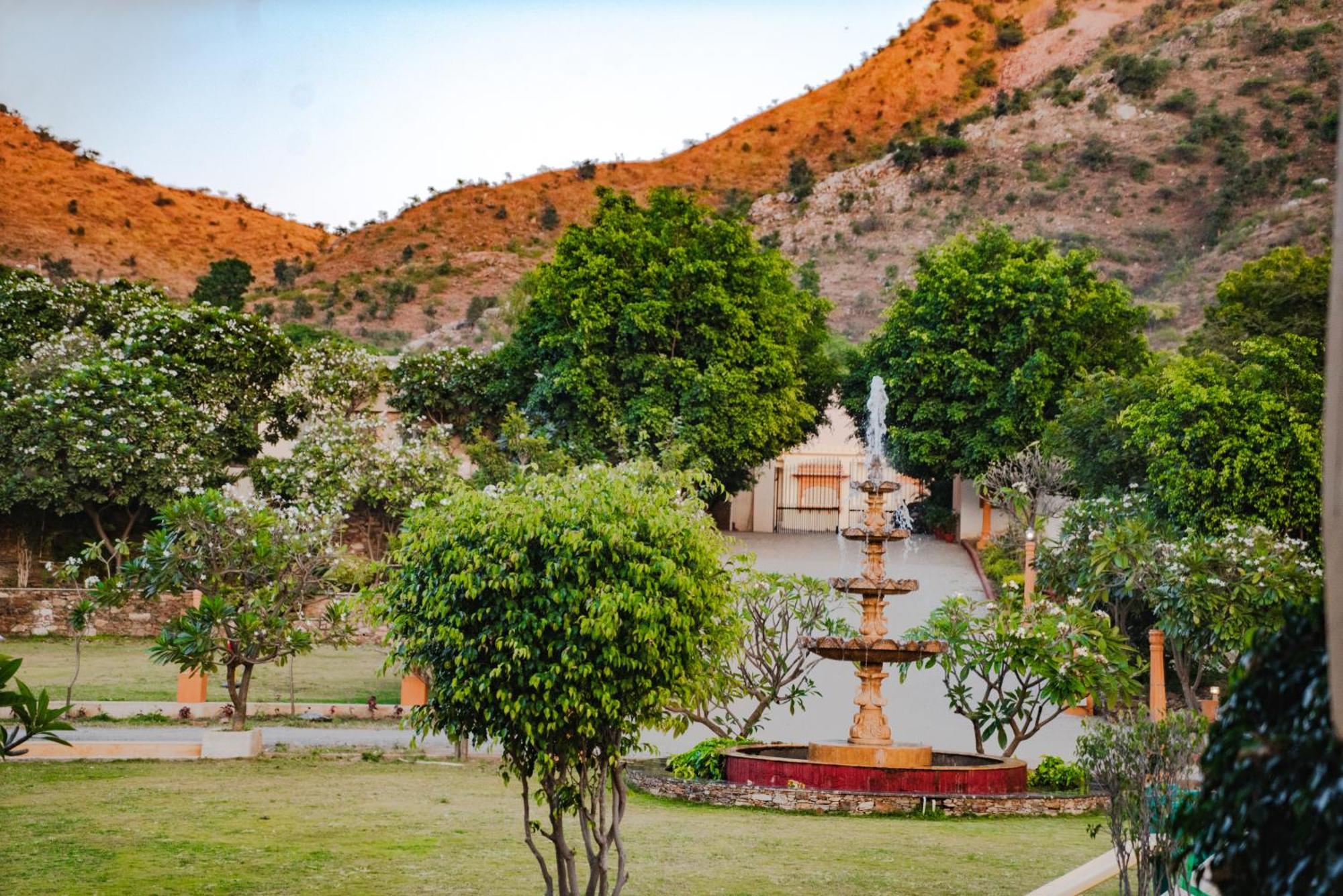 Udai Nature Valley Resort - A Peace Full Farmhouse Resort أُودايبور المظهر الخارجي الصورة